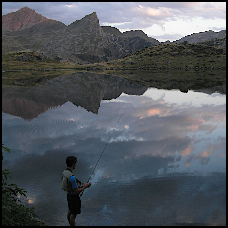 coup du soir lac de montagne